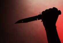 शराब खरीदने को लेकर विवाद: चाकू और बोतल से हमला, तीन लोग घायल