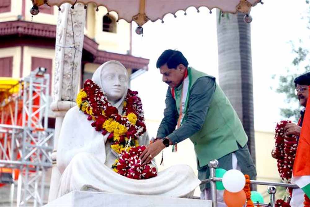 मुख्यमंत्री डॉ. यादव ने लोकमाता देवी अहिल्याबाई होल्कर को दी श्रद्धांजलि मुख्यमंत्री डॉ. यादव ने लोकमाता देवी अहिल्याबाई होल्कर को दी श्रद्धांजलि