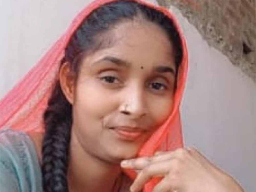 तीन महीने पहले शादी, पंचायत के बाद ससुराल लौटते ही विवाहिता की संदिग्ध मौत तीन महीने पहले शादी, पंचायत के बाद ससुराल लौटते ही विवाहिता की संदिग्ध मौत