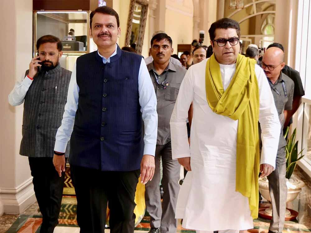 राज ठाकरे-फडणवीस की मुलाकात पर अजित पवार का तंज, क्या महाराष्ट्र की सियासत में बड़ा फेरबदल? राज ठाकरे-फडणवीस की मुलाकात पर अजित पवार का तंज, क्या महाराष्ट्र की सियासत में बड़ा फेरबदल?