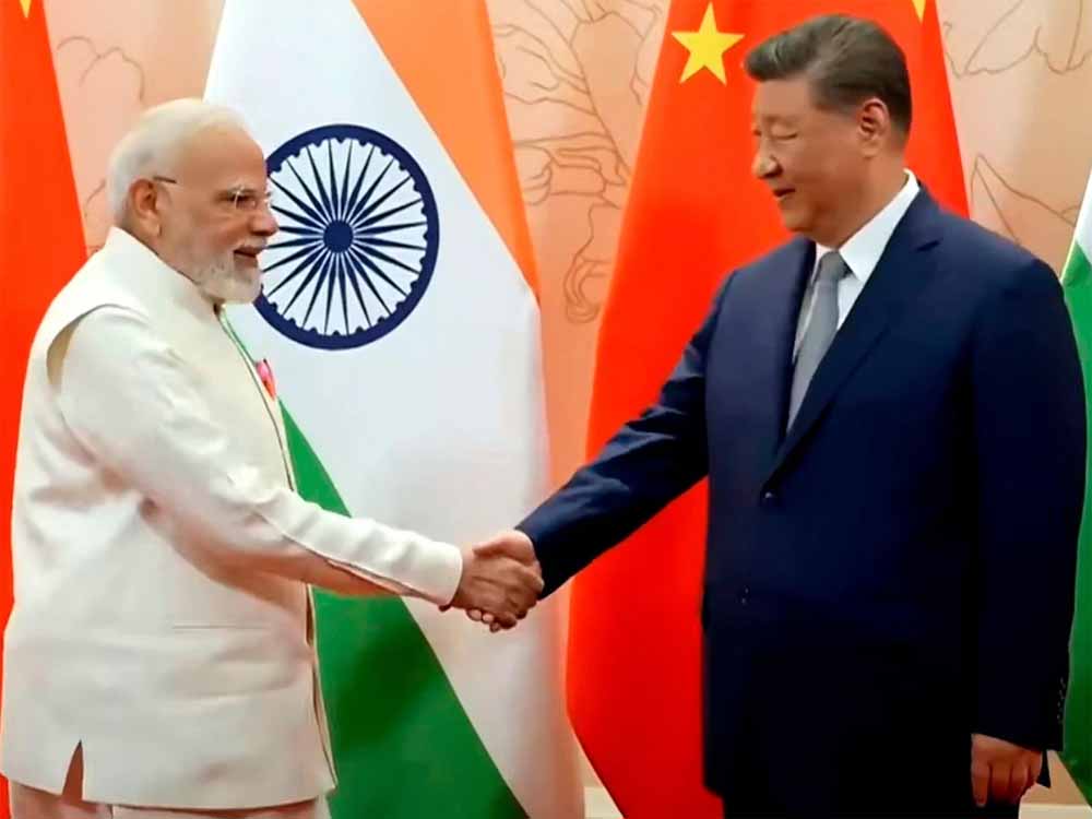 जिनपिंग ने मोदी से कहा: ड्रैगन और हाथी को साथ आना होगा, ट्रंप को भी संदेश जिनपिंग ने मोदी से कहा: ड्रैगन और हाथी को साथ आना होगा, ट्रंप को भी संदेश