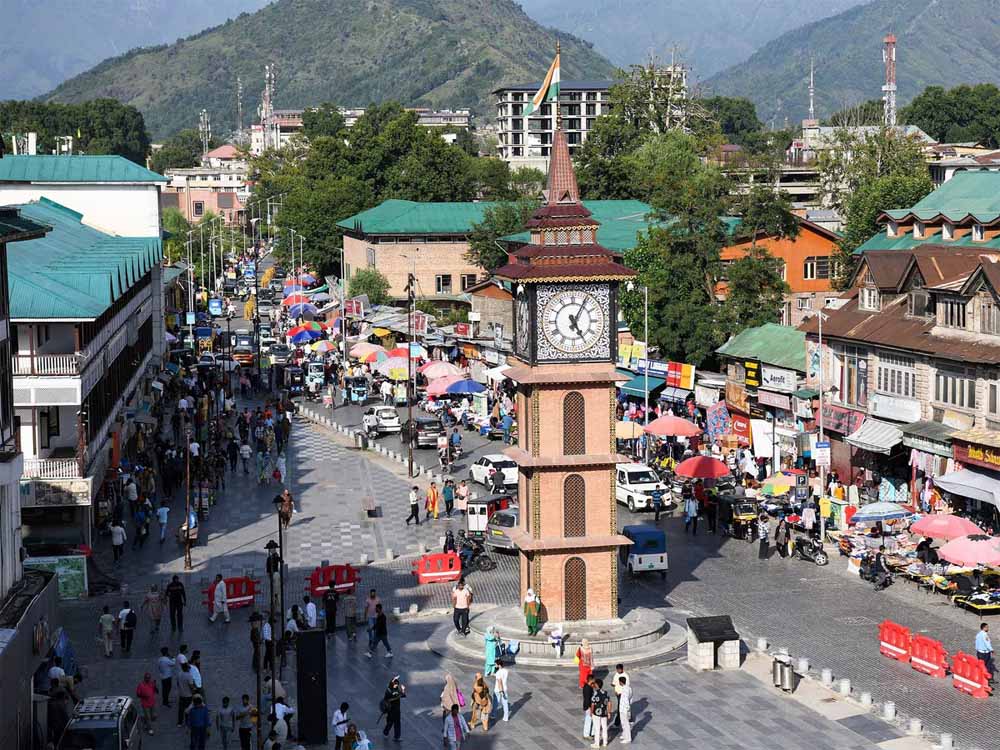 जम्मू-कश्मीर को फिर राज्य बनाए केंद्र सरकार? सुप्रीम कोर्ट में 8 अगस्त को अहम सुनवाई जम्मू-कश्मीर को फिर राज्य बनाए केंद्र सरकार? सुप्रीम कोर्ट में 8 अगस्त को अहम सुनवाई