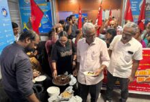 कैंटीन में बीफ बैन का फरमान, विरोध में कर्मचारियों ने की बीफ पार्टी