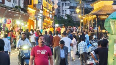 मसूरी में सैलानियों की भीड़, होटलों की बुकिंग अगले तीन दिन तक फुल मसूरी में सैलानियों की भीड़, होटलों की बुकिंग अगले तीन दिन तक फुल