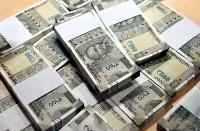 यूपी पर कर्ज का बोझ बढ़ा: हर नागरिक पर 37,500 रुपए का कर्ज यूपी पर कर्ज का बोझ बढ़ा: हर नागरिक पर 37,500 रुपए का कर्ज