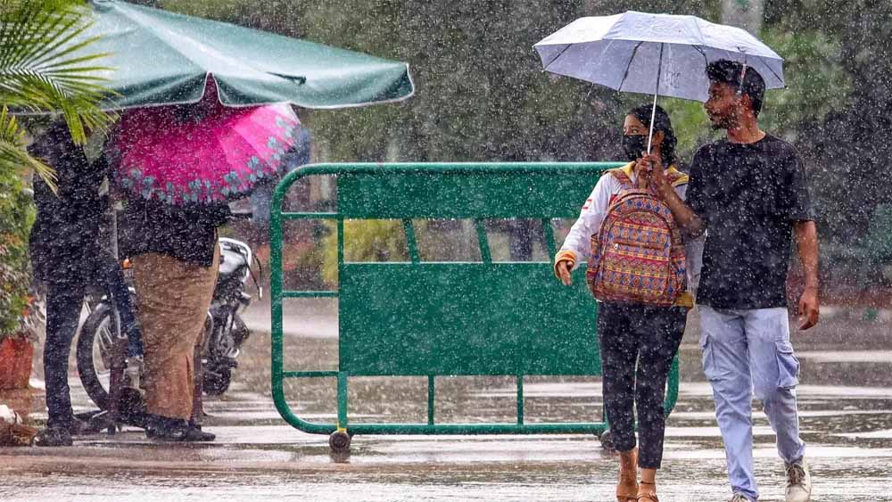 दिल्ली में झमाझम बारिश, यूपी-बिहार और राजस्थान में मौसम का हाल दिल्ली में झमाझम बारिश, यूपी-बिहार और राजस्थान में मौसम का हाल