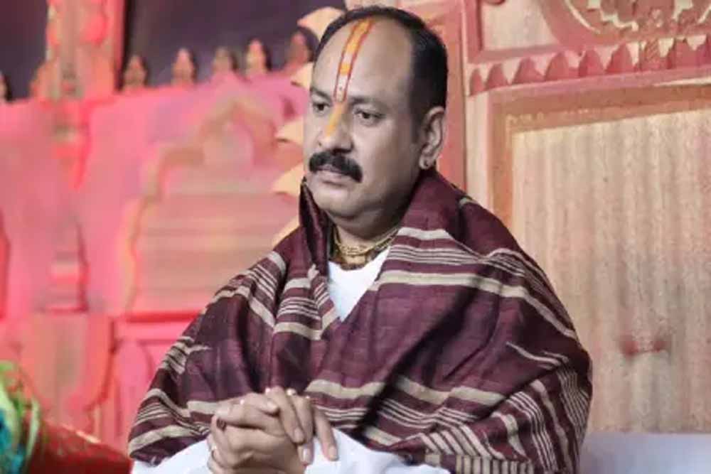 कुबरेश्वर धाम के पंडित प्रदीप मिश्रा पर बढ़ा कानूनी संकट, कोर्ट में दायर हुआ मामला कुबरेश्वर धाम के पंडित प्रदीप मिश्रा पर बढ़ा कानूनी संकट, कोर्ट में दायर हुआ मामला