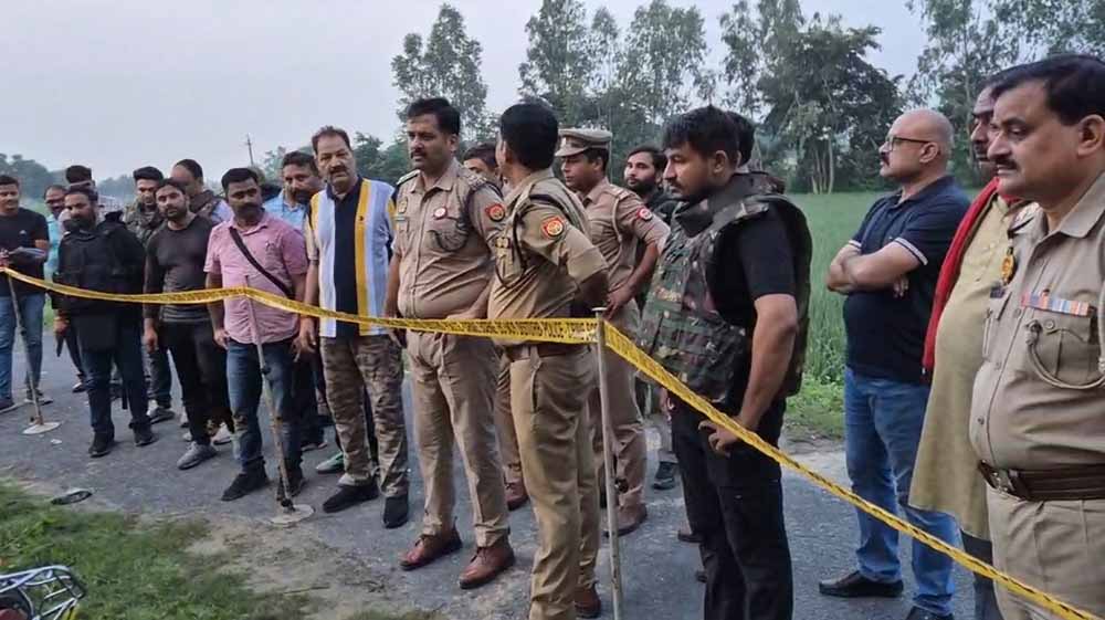 पत्रकार मर्डर केस में बड़ा एक्शन: योगी पुलिस ने मुठभेड़ में किए फरार अपराधी ढेर पत्रकार मर्डर केस में बड़ा एक्शन: योगी पुलिस ने मुठभेड़ में किए फरार अपराधी ढेर