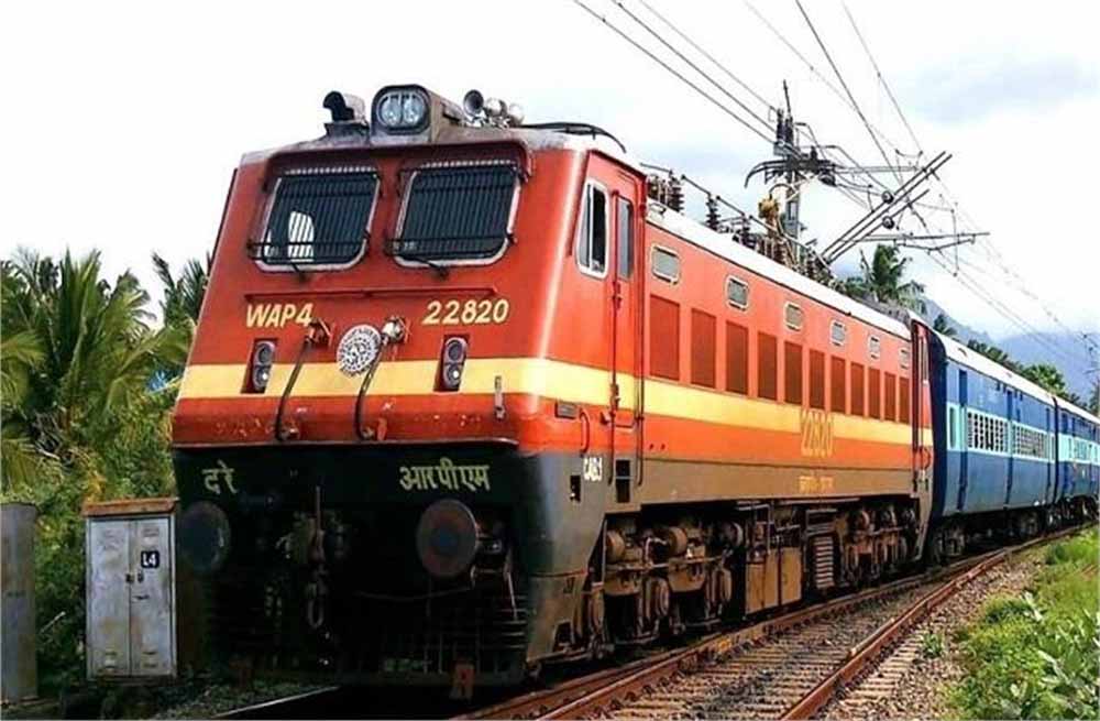 गणेश चतुर्थी पर रेलवे का तोहफा, रात में भी दौड़ेंगी लोकल ट्रेनें गणेश चतुर्थी पर रेलवे का तोहफा, रात में भी दौड़ेंगी लोकल ट्रेनें