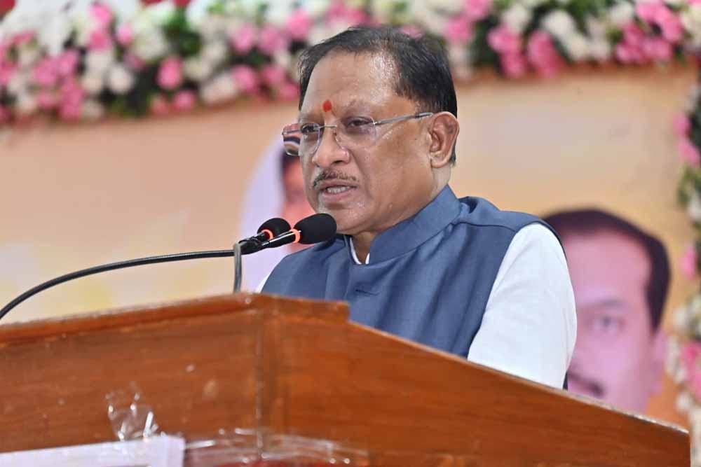 मुख्यमंत्री विष्णुदेव साय शहीद विनोद सिंह कौशिक मेधावी छात्र अभिनंदन समारोह में शामिल