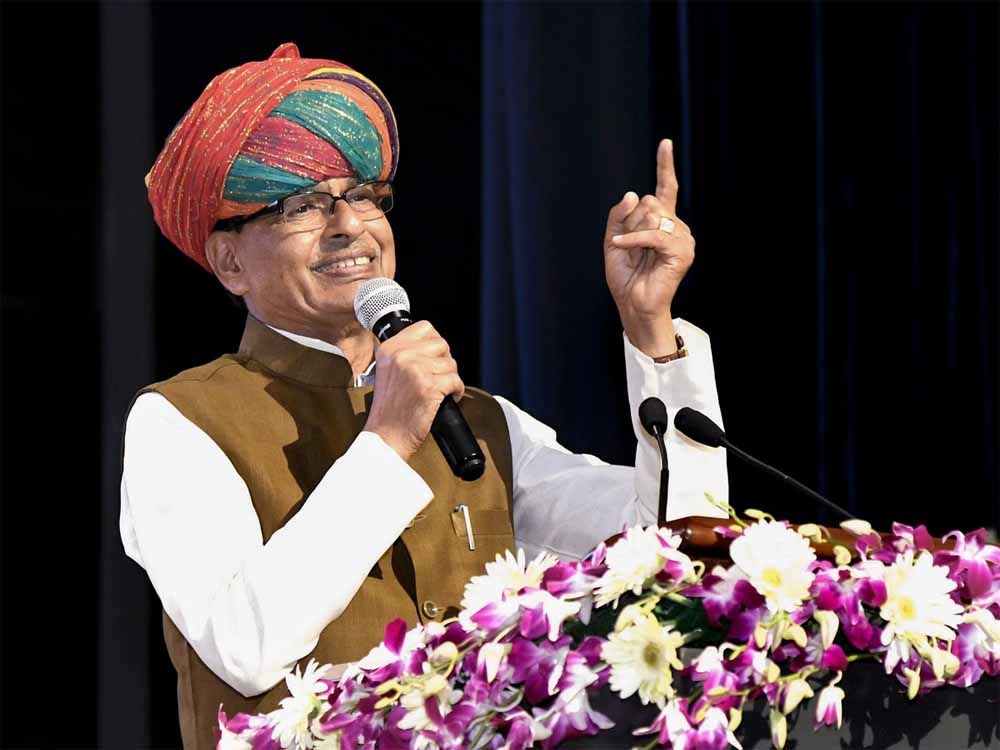 भाजपा अध्यक्ष पद की दौड़ में शिवराज सबसे आगे, भागवत से मुलाकात ने बढ़ाई चर्चा भाजपा अध्यक्ष पद की दौड़ में शिवराज सबसे आगे, भागवत से मुलाकात ने बढ़ाई चर्चा