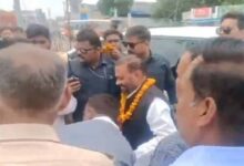 रायबरेली में स्वामी प्रसाद मौर्य को दो युवकों ने मारा थप्पड़, भड़के समर्थकों ने की जमकर धुनाई