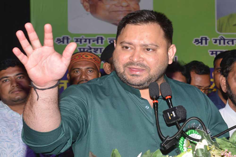 तेजस्वी का अमेरिका को घेरा: 50% टैरिफ से देश को हो रहा नुकसान तेजस्वी का अमेरिका को घेरा: 50% टैरिफ से देश को हो रहा नुकसान