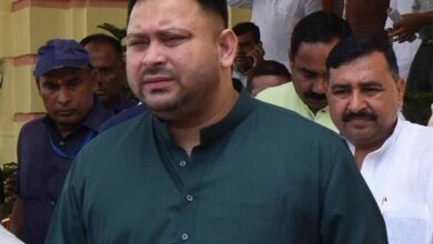 तेजस्वी ने दो वोटर आईडी मामले में चुनाव आयोग को दिया जवाब, RJD ने पूछा- कैसे बने दो EPIC?