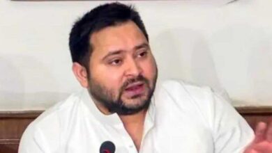 तेजस्वी पर दो वोटर ID रखने का आरोप, FIR दर्ज – चुनाव आयोग का नोटिस भी जारी