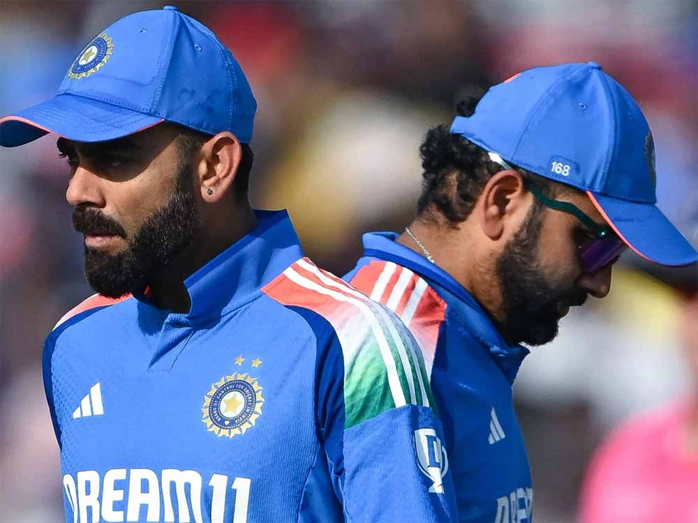 विराट-रोहित के करियर पर सवाल, चोपड़ा का बयान चर्चा में विराट-रोहित के करियर पर सवाल, चोपड़ा का बयान चर्चा में