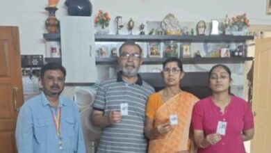 राहुल गांधी के आरोपों के बाद बेंगलुरु परिवार का सच आया सामने, चुनाव आयोग ने किया असली मतदाता साबित