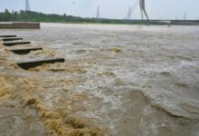 दिल्ली में बाढ़ का खतरा: खतरे के निशान पर यमुना, प्रशासन सतर्क