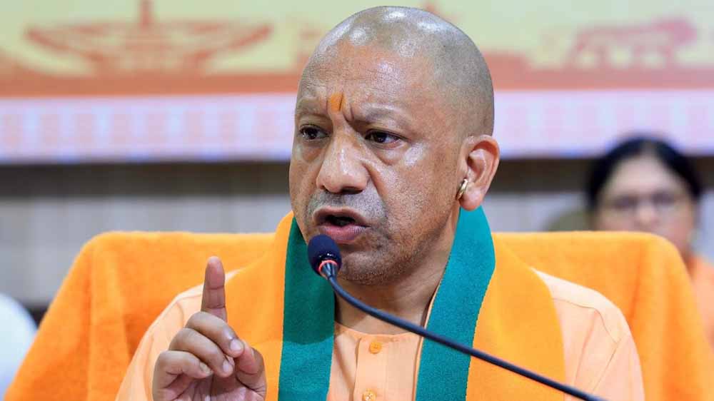 UP में बर्ड फ्लू अलर्ट: CM योगी ने चिड़ियाघरों में सुरक्षा बढ़ाने के निर्देश दिए UP में बर्ड फ्लू अलर्ट: CM योगी ने चिड़ियाघरों में सुरक्षा बढ़ाने के निर्देश दिए