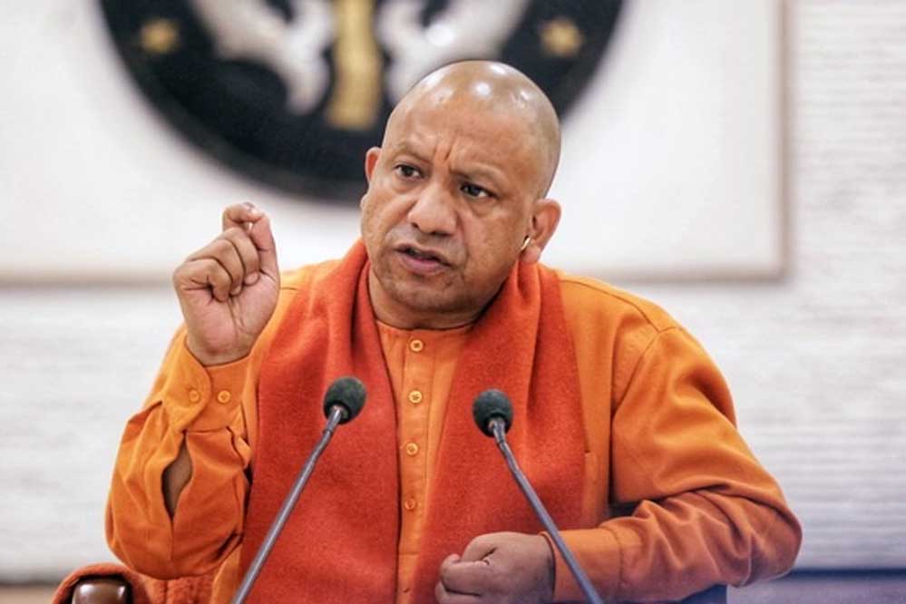 विवादित आदेश पर कार्रवाई: सीएम योगी ने दिए जांच के आदेश, यूपी अफसर पर गिरी गाज