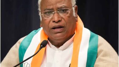खड़गे का हमला: मोदी ने GST नाम पर देश को लूटा, बिहार में डबल इंजन सरकार नाकाम