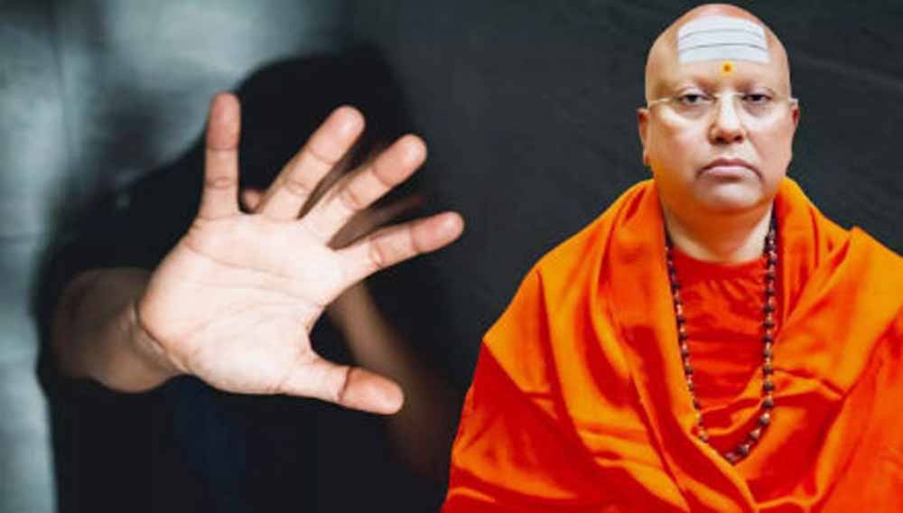 दिल्ली आश्रम कांड: चैतन्यानंद की काली करतूतें उजागर, वार्डन भी शामिल