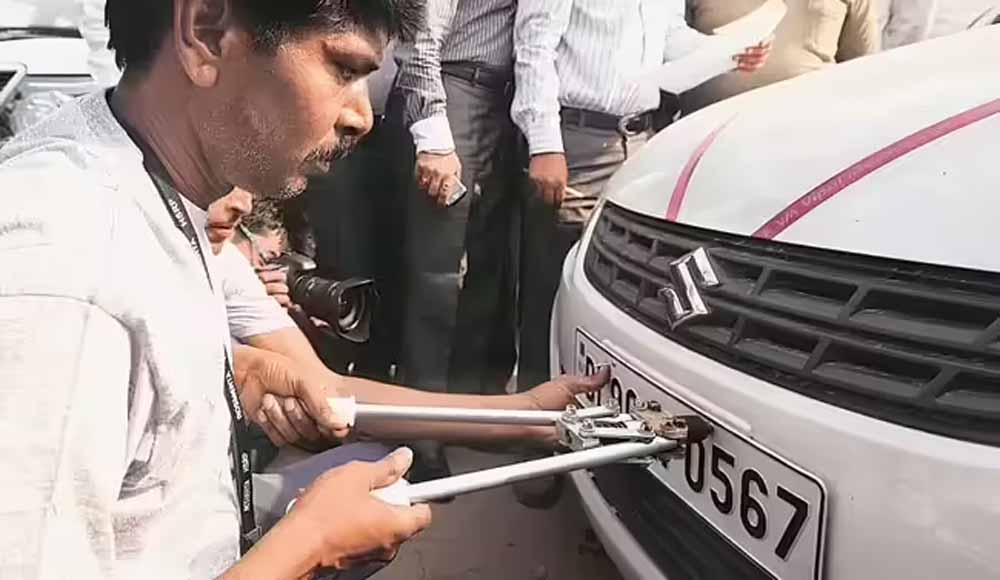10 लाख वाहनों में लगी सिर्फ हाई सिक्योरिटी नंबर प्लेट, अब पुलिस करेगी चालानी कार्रवाई 10 लाख वाहनों में लगी सिर्फ हाई सिक्योरिटी नंबर प्लेट, अब पुलिस करेगी चालानी कार्रवाई