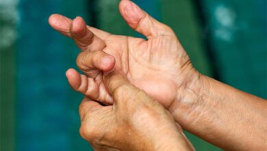 उंगलियों में दर्द और सूजन को न करें नजरअंदाज, ट्रिगर फिंगर की हो सकती है शुरुआत उंगलियों में दर्द और सूजन को न करें नजरअंदाज, ट्रिगर फिंगर की हो सकती है शुरुआत