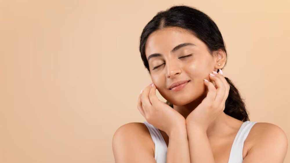 महंगे स्किनकेयर की जरूरत नहीं! अपनाएं ये 5 आदतें और पाएं दमकती त्वचा महंगे स्किनकेयर की जरूरत नहीं! अपनाएं ये 5 आदतें और पाएं दमकती त्वचा