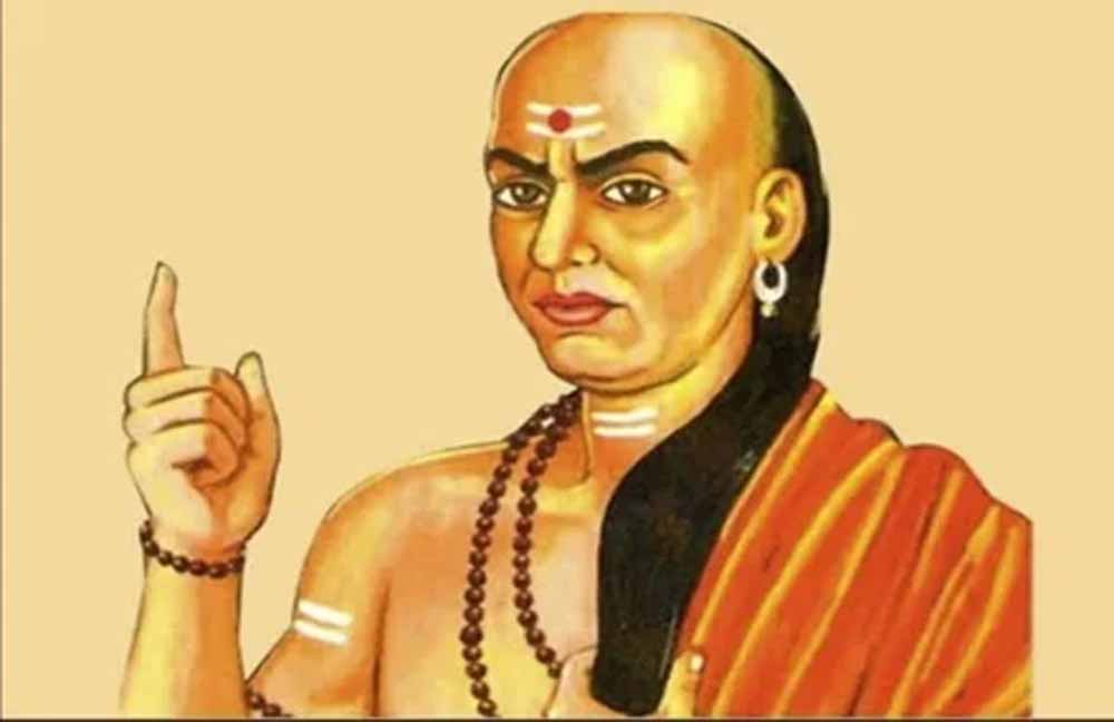 आचार्य चाणक्य से सीखें सफलता का मंत्र: हर इंसान को खुद से पूछने चाहिए ये 5 सवाल आचार्य चाणक्य से सीखें सफलता का मंत्र: हर इंसान को खुद से पूछने चाहिए ये 5 सवाल