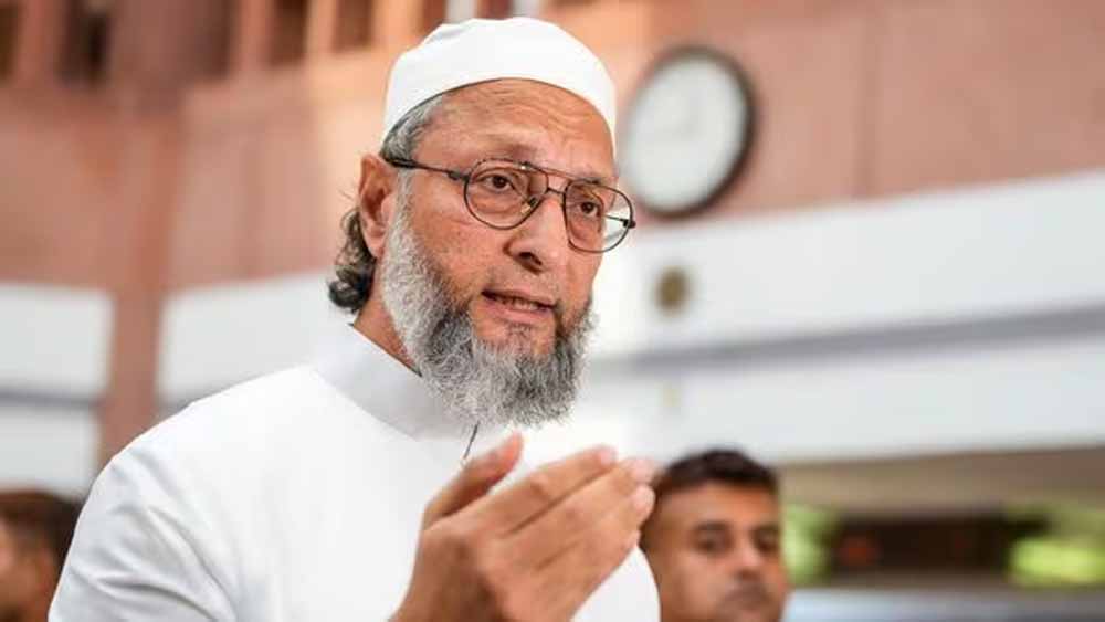 भारत-पाक मैच पर ओवैसी का हमला: 26 लोगों की जान से ऊपर पैसा नहीं हो सकता