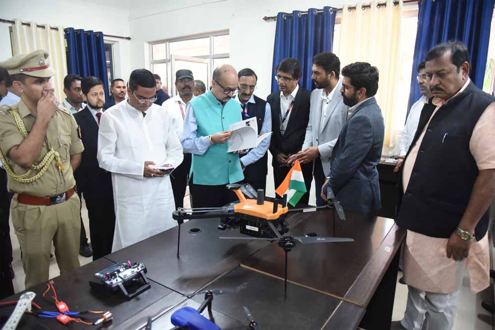 समस्याओं की पहचान कर समाधान विकसित करें जिससे लोग लाभान्वित हो : राज्यपाल डेका