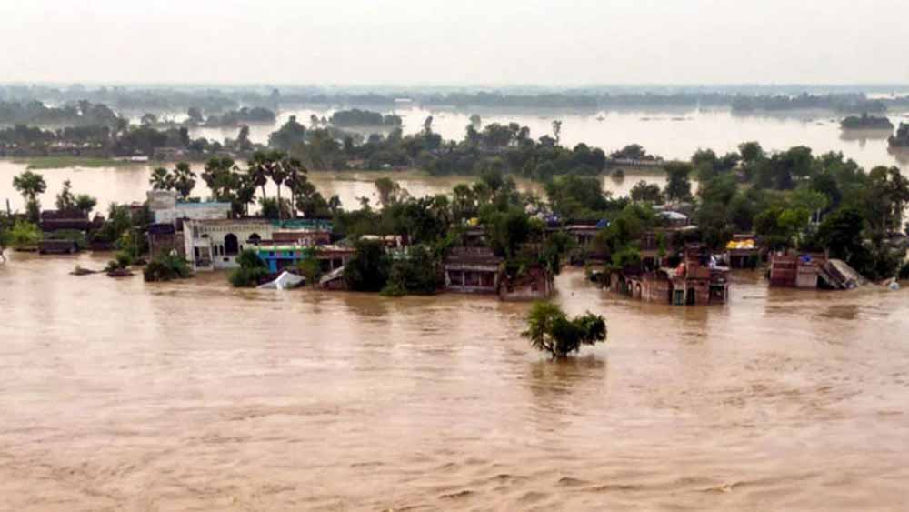 बिहार में 8 सितंबर तक भारी बारिश की चेतावनी: कोसी-गंगा का जलस्तर बढ़ा, बाढ़ का खतरा गहराया बिहार में 8 सितंबर तक भारी बारिश की चेतावनी: कोसी-गंगा का जलस्तर बढ़ा, बाढ़ का खतरा गहराया