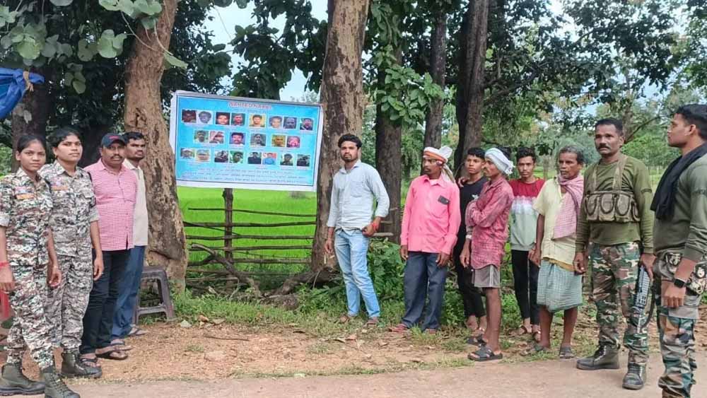 कांकेर पुलिस की सख़्त पहल: मोस्ट वांटेड नक्सलियों के लगाए पोस्टर-बैनर