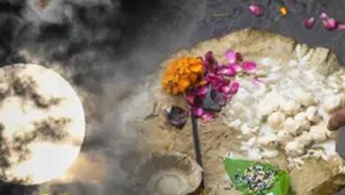 सर्वपितृ अमावस्या आज : पितरों की शांति हेतु इस मुहूर्त में करें तर्पण और श्राद्ध