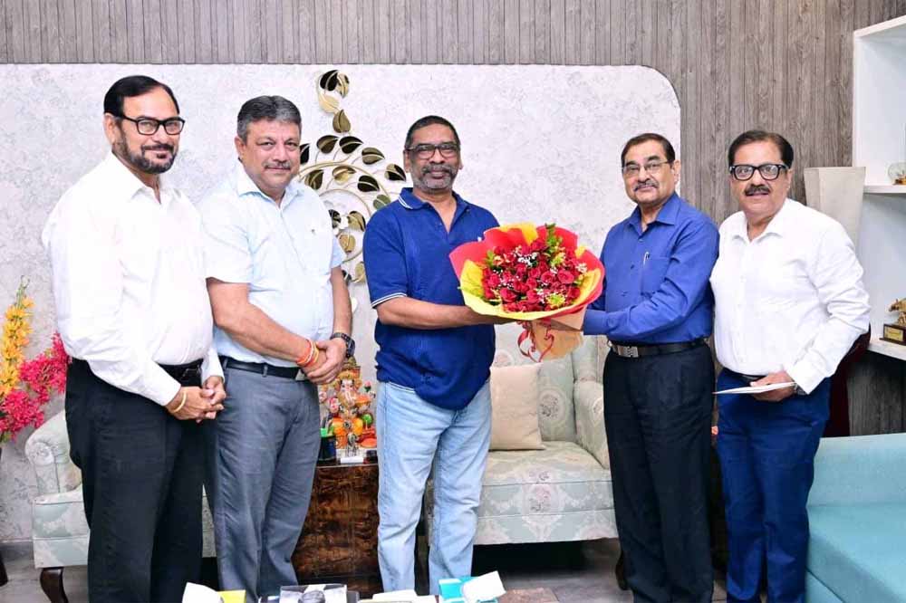 पंजाबी-हिन्दू बिरादरी दशहरा कमेटी ने CM हेमंत को विजयादशमी महोत्सव का न्योता दिया पंजाबी-हिन्दू बिरादरी दशहरा कमेटी ने CM हेमंत को विजयादशमी महोत्सव का न्योता दिया