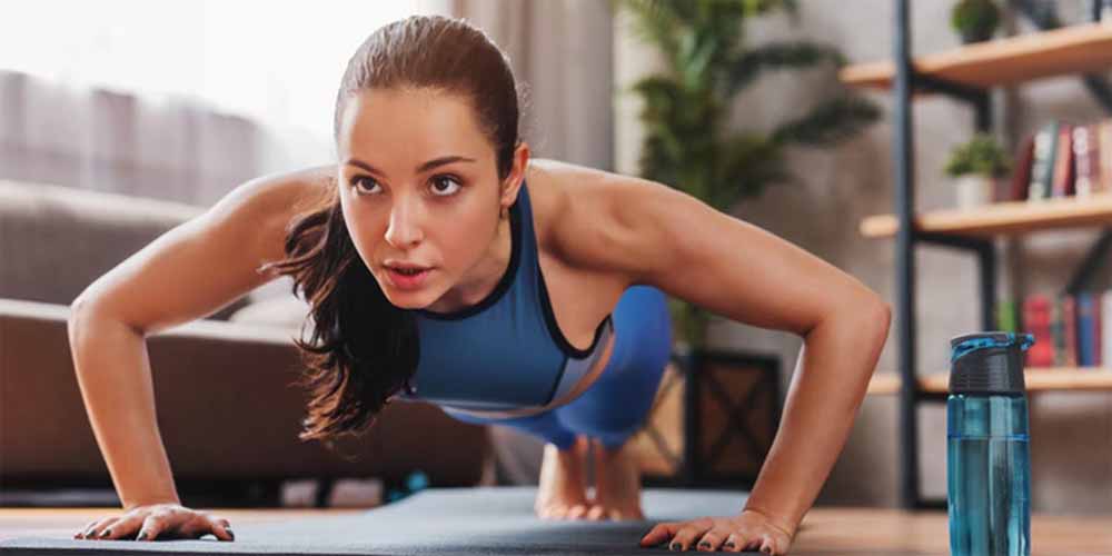 फिटनेस और फैशन का संगम: वर्कआउट में भी रखें स्टाइल और स्किन केयर का ख्याल फिटनेस और फैशन का संगम: वर्कआउट में भी रखें स्टाइल और स्किन केयर का ख्याल