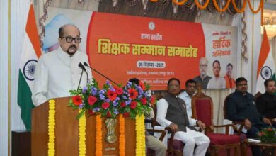 शिक्षक अपने विद्यार्थियों के लिए रोल मॉडल होता है: राज्यपाल रमेन डेका