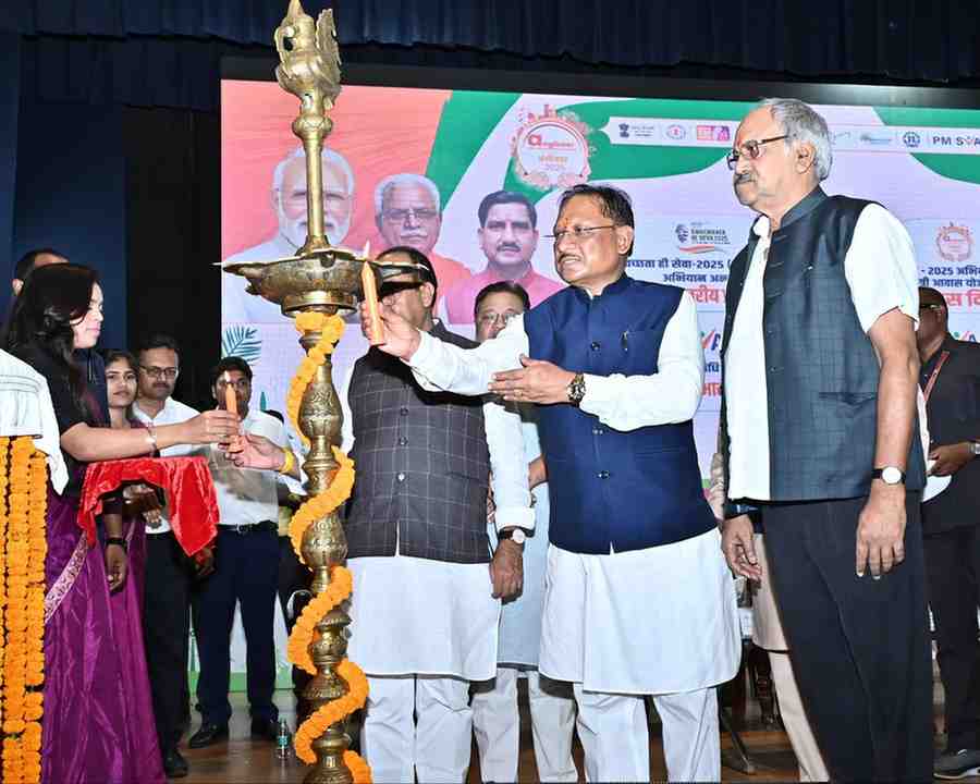 मुख्यमंत्री विष्णु देव साय नगरीय प्रशासन विभाग के स्वच्छता, आवास और लोक कल्याण उत्सव में हुए शामिल