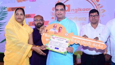सेवा पखवाड़ा के शुभारंभ पर विधायक ने 38 किरायेदारों को सौंपी आवास की चाबी