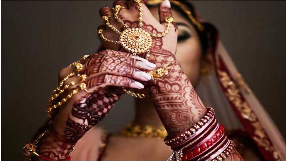 बिटिया की विदाई अब सोच-समझकर! शादियां ‘गोल्डन’ नहीं, अब होंगी ‘प्रैक्टिकल’ – क्या बदल रहा है नजरिया? बिटिया की विदाई अब सोच-समझकर! शादियां ‘गोल्डन’ नहीं, अब होंगी ‘प्रैक्टिकल’ – क्या बदल रहा है नजरिया?