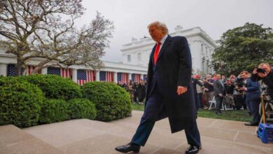 ट्रंप की टैरिफ नीति का उल्टा असर! अमेरिका में घटीं नौकरियां, बढ़ी लोगों की परेशानी ट्रंप की टैरिफ नीति का उल्टा असर! अमेरिका में घटीं नौकरियां, बढ़ी लोगों की परेशानी