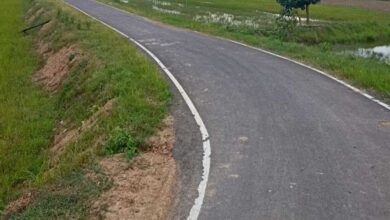 कोर कटिंग से खुली सड़क के भ्रष्टाचार की परतें, कम निकली क्रस्ट की मोटाई कोर कटिंग से खुली सड़क के भ्रष्टाचार की परतें, कम निकली क्रस्ट की मोटाई