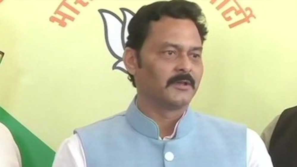 MP के सबसे अमीर विधायक संजय पाठक: 242 करोड़ की संपत्ति, प्राइवेट जेट के मालिक, अब क्यों हैं चर्चा में? MP के सबसे अमीर विधायक संजय पाठक: 242 करोड़ की संपत्ति, प्राइवेट जेट के मालिक, अब क्यों हैं चर्चा में?