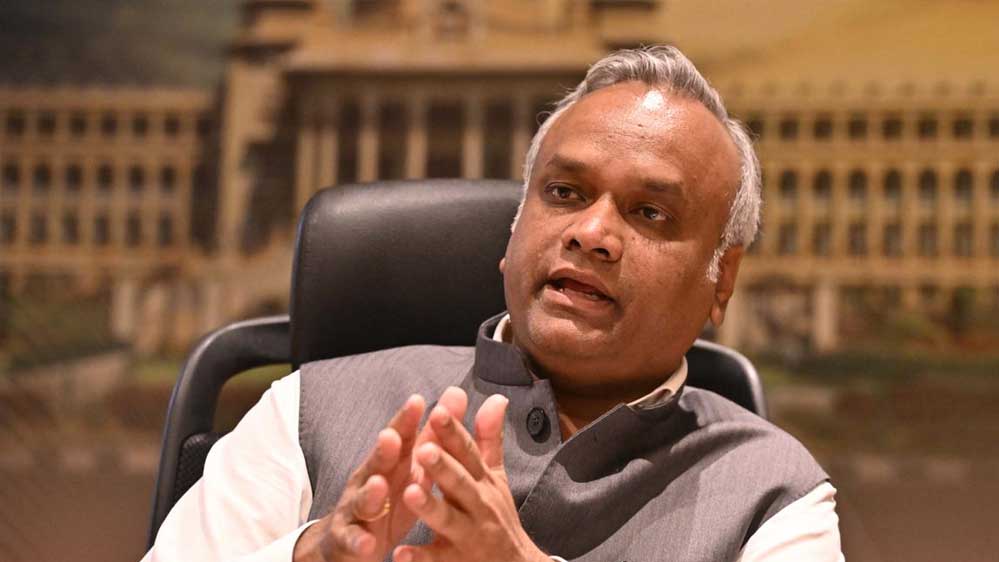 चुनाव से पहले प्रियांक खरगे का बयान बना कांग्रेस के लिए मुश्किल? ‘हिंदू धर्म ने सम्मान नहीं दिया’ पर मचा बवाल