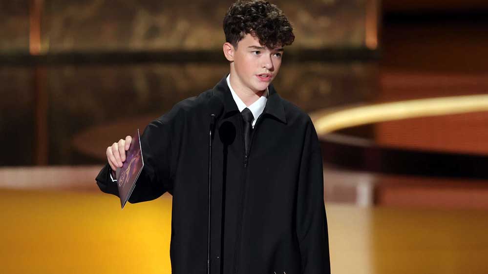 15 साल के ओवेन कूपर ने Emmy 2025 में मचाई धूम, ‘द स्टूडियो’ ने जीते 13 अवॉर्ड 15 साल के ओवेन कूपर ने Emmy 2025 में मचाई धूम, ‘द स्टूडियो’ ने जीते 13 अवॉर्ड