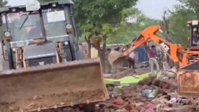 साबरमती किनारे चला बुलडोजर, गुजरात में 700 से ज़्यादा अवैध ढांचे जमींदोज