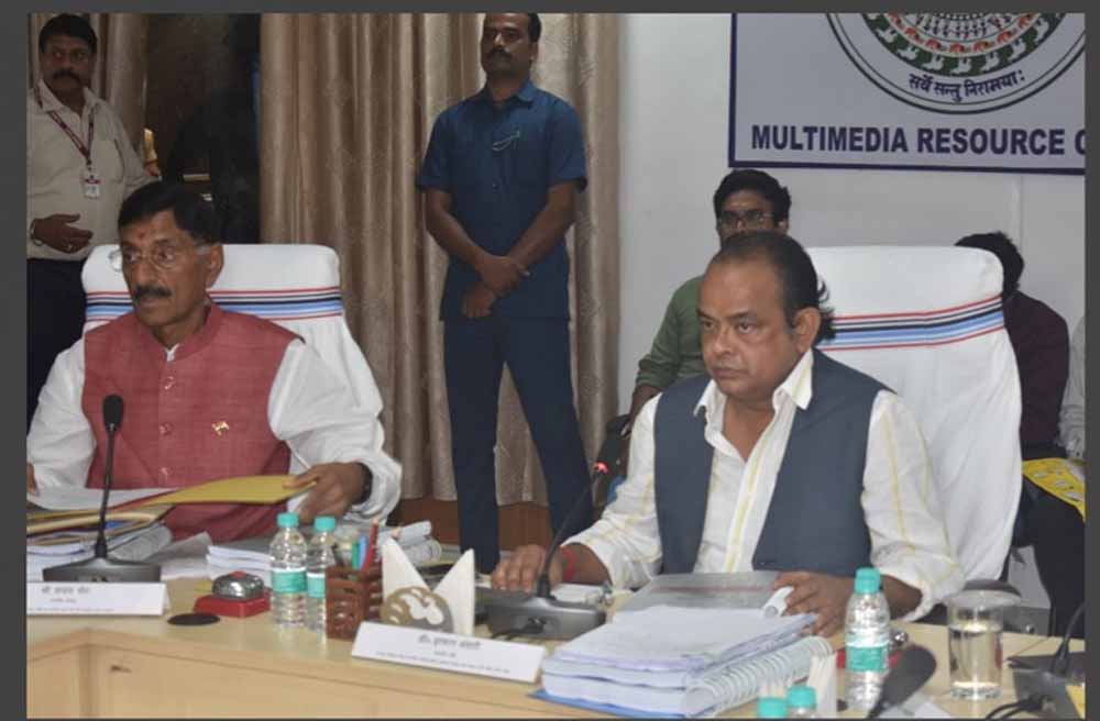 रिम्स शासी परिषद: 16 एजेंडों की समीक्षा, स्वास्थ्य मंत्री डॉ. इरफान अंसारी ने दिए अहम निर्देश