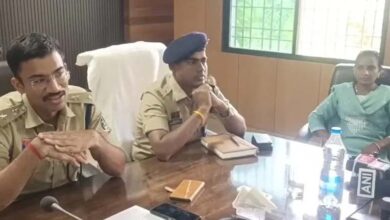 महाराष्ट्र की माओवादी कमांडर ने गरियाबंद में आत्मसमर्पण किया महाराष्ट्र की माओवादी कमांडर ने गरियाबंद में आत्मसमर्पण किया