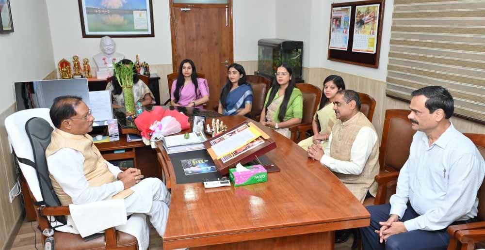 जनता की समस्याएँ हल करने में अधिकारियों की अहम भूमिका : साय